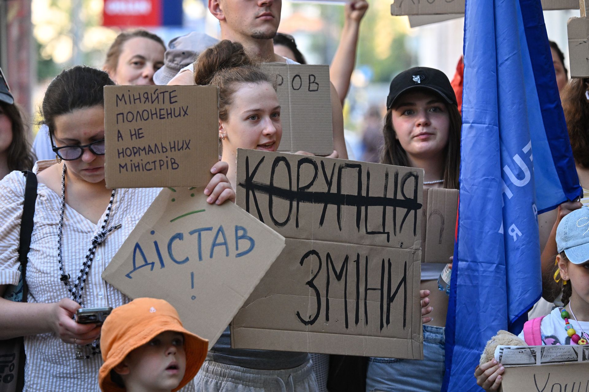Trzeci dzień protestów w Kijowie. Zełenski zabrał głos w nowym nagraniu