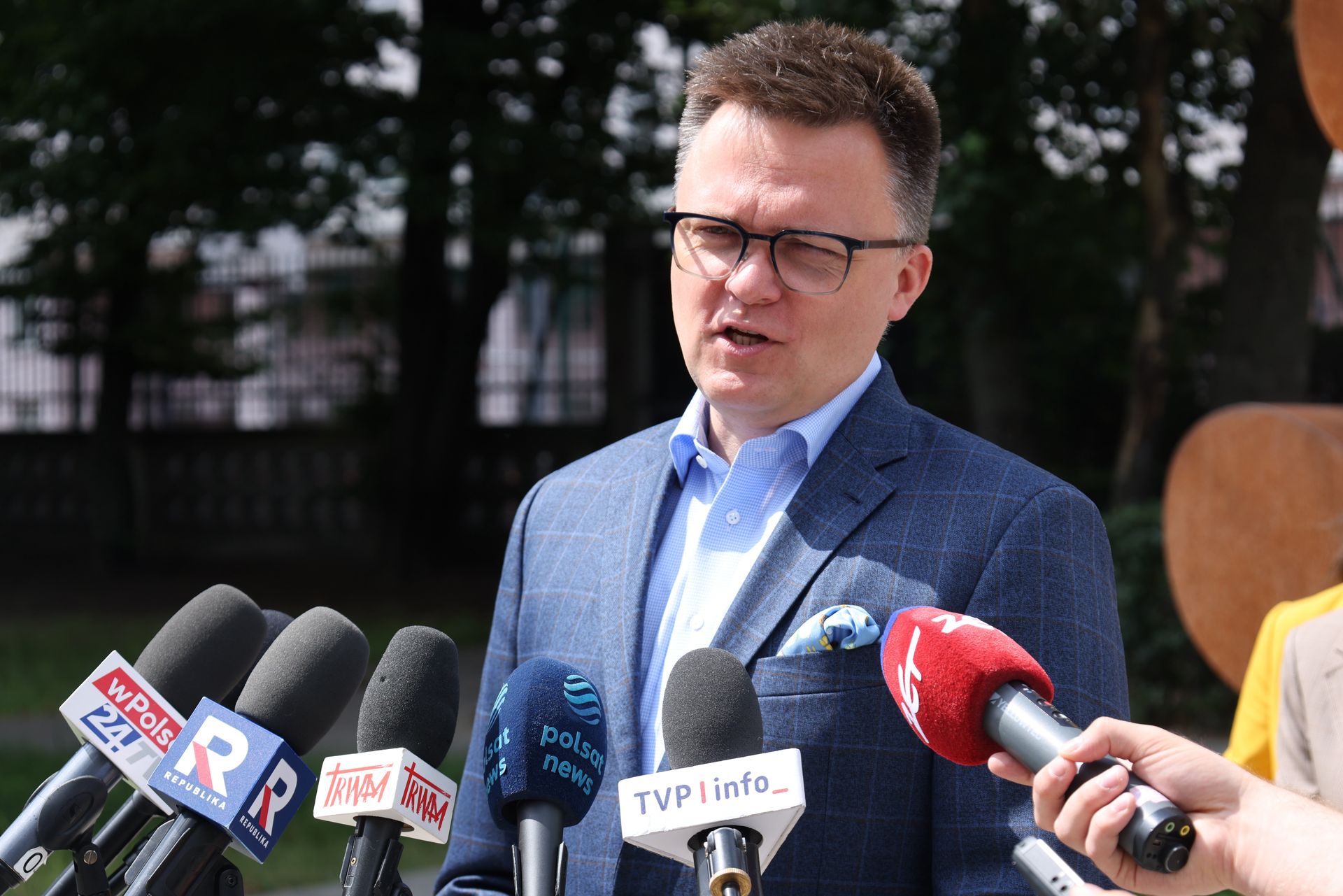 Spotkanie Hołowni z Bielanem. Pojawiają się kolejne informacje