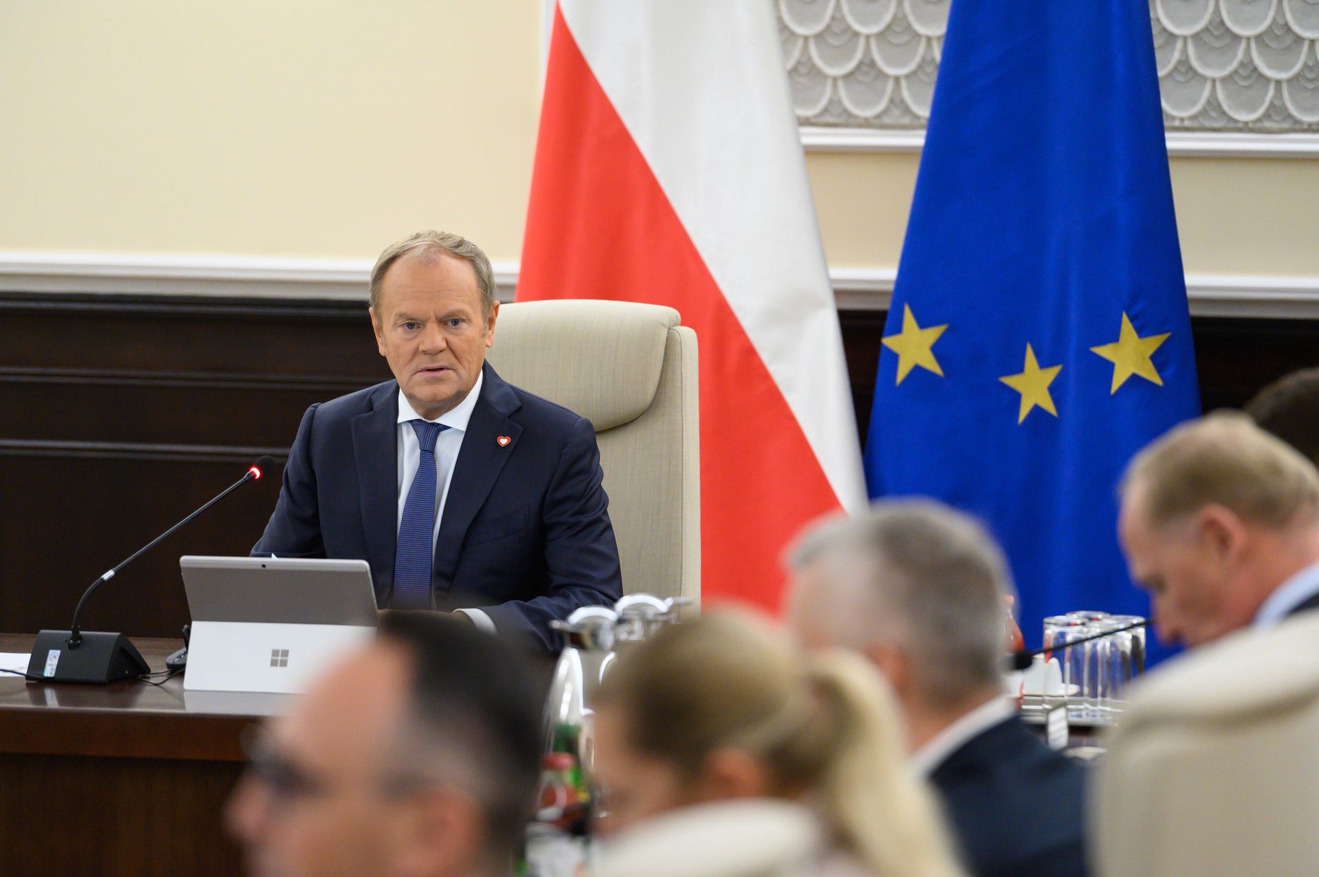 Premier przedłużył obowiązywanie stopni alarmowych. Padła data