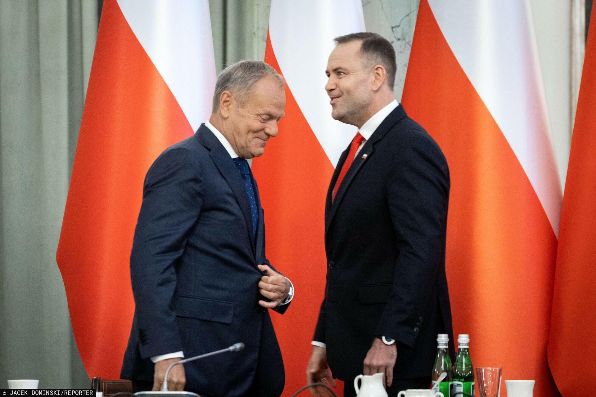 Sondaż: Polacy oczekują współpracy Nawrockiego i Tuska