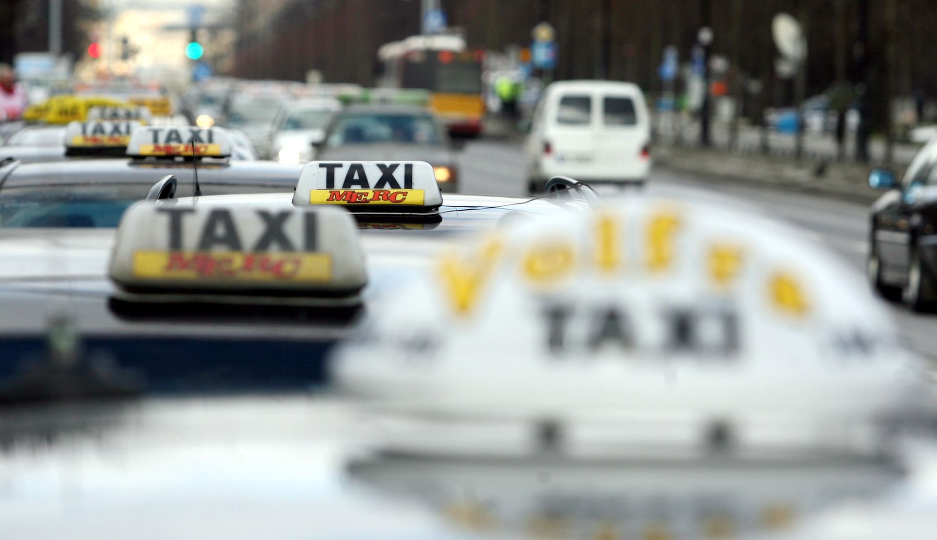 Serb zamówił taksówkę. Kierowca zasłabł po narkotykach