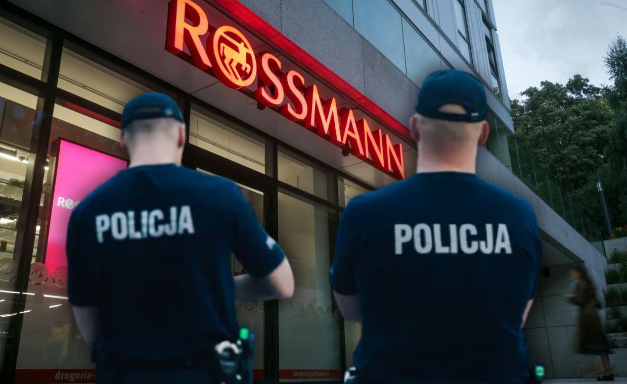 Atak nożownika w Rossmannie. Ochroniarz został ranny
