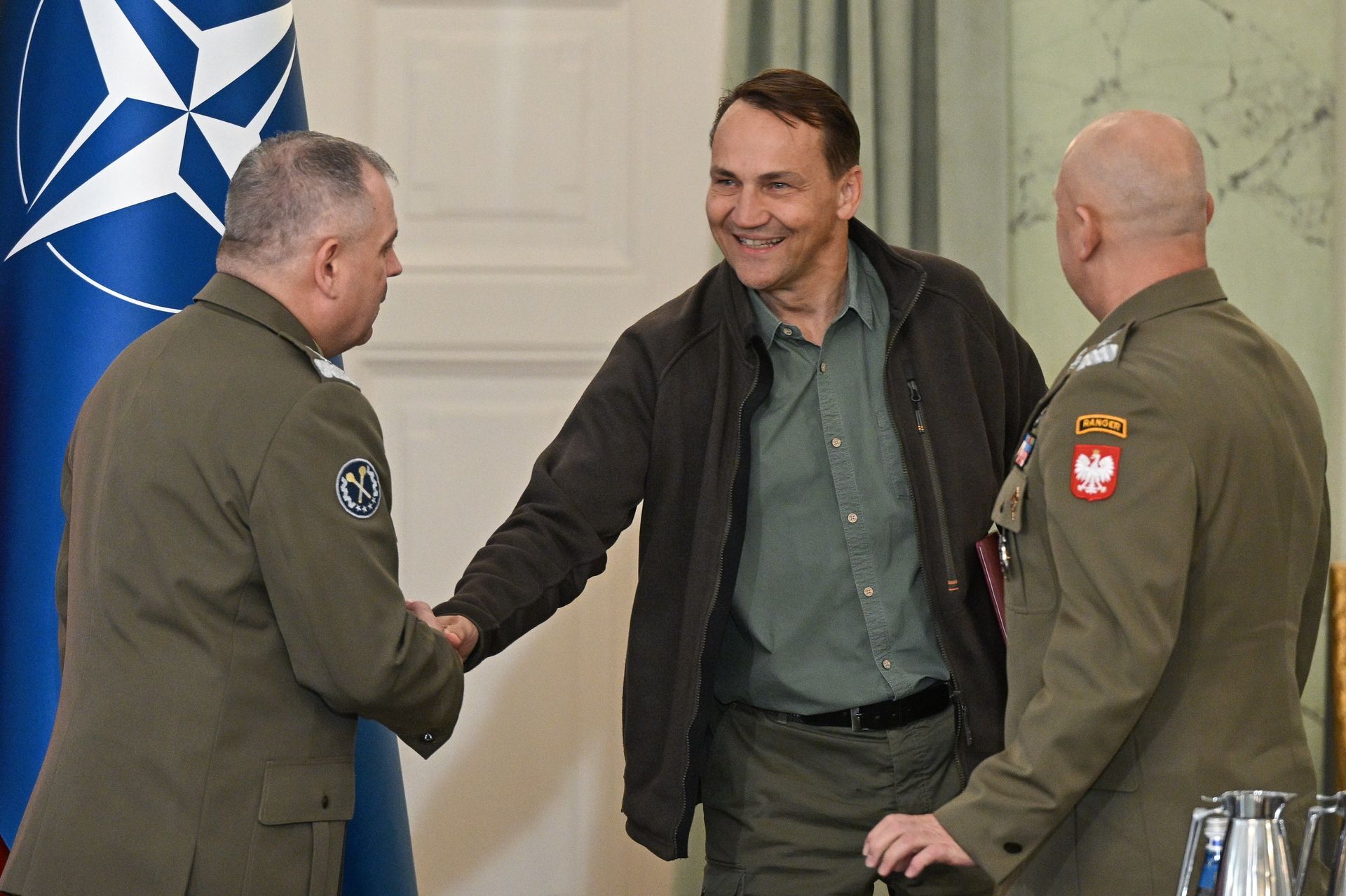 Bloomberg: NATO wzmacnia obronę Polski po incydencie z dronami