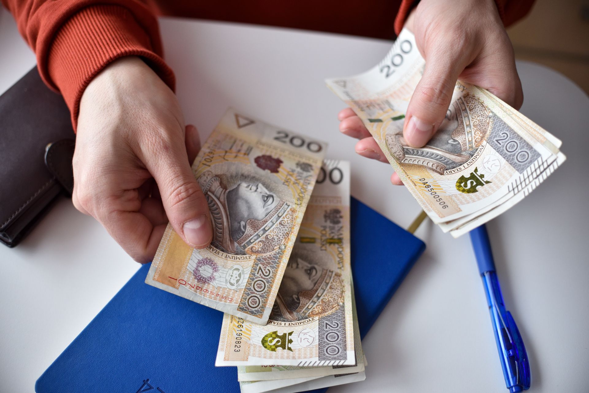 200 tys. zł za nadgodziny. "Nacisk i presja na wynik". Sąd zabrał głos