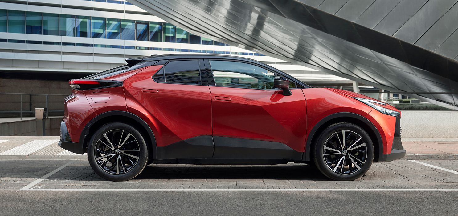 Nowa Toyota C-HR Plug-in Hybrid – oszczędność dzięki ładowaniu z gniazdka