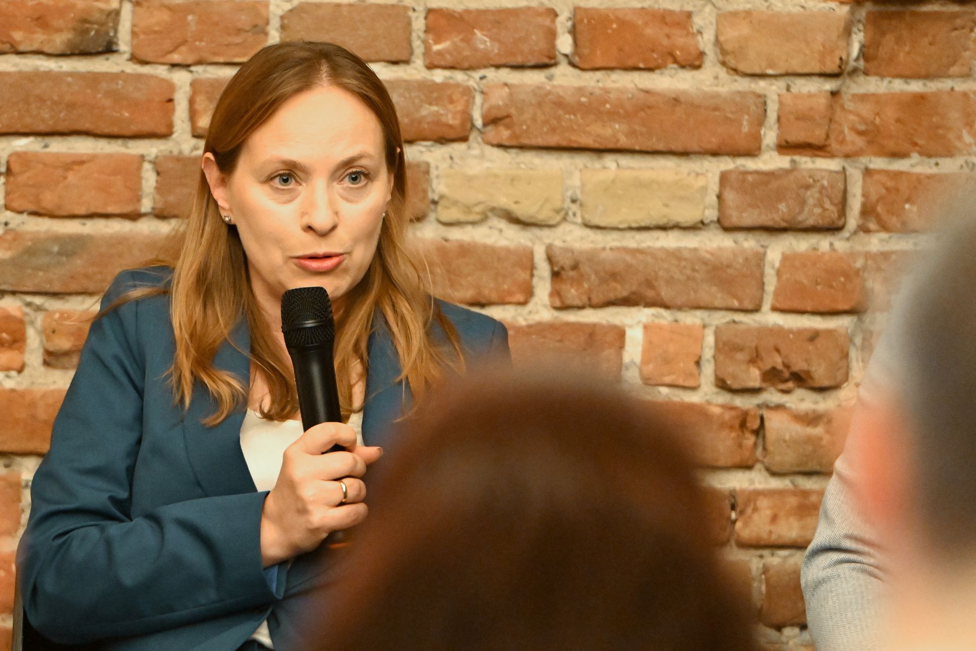 Darmowe mieszkania dla polityków? Jasne stanowisko minister