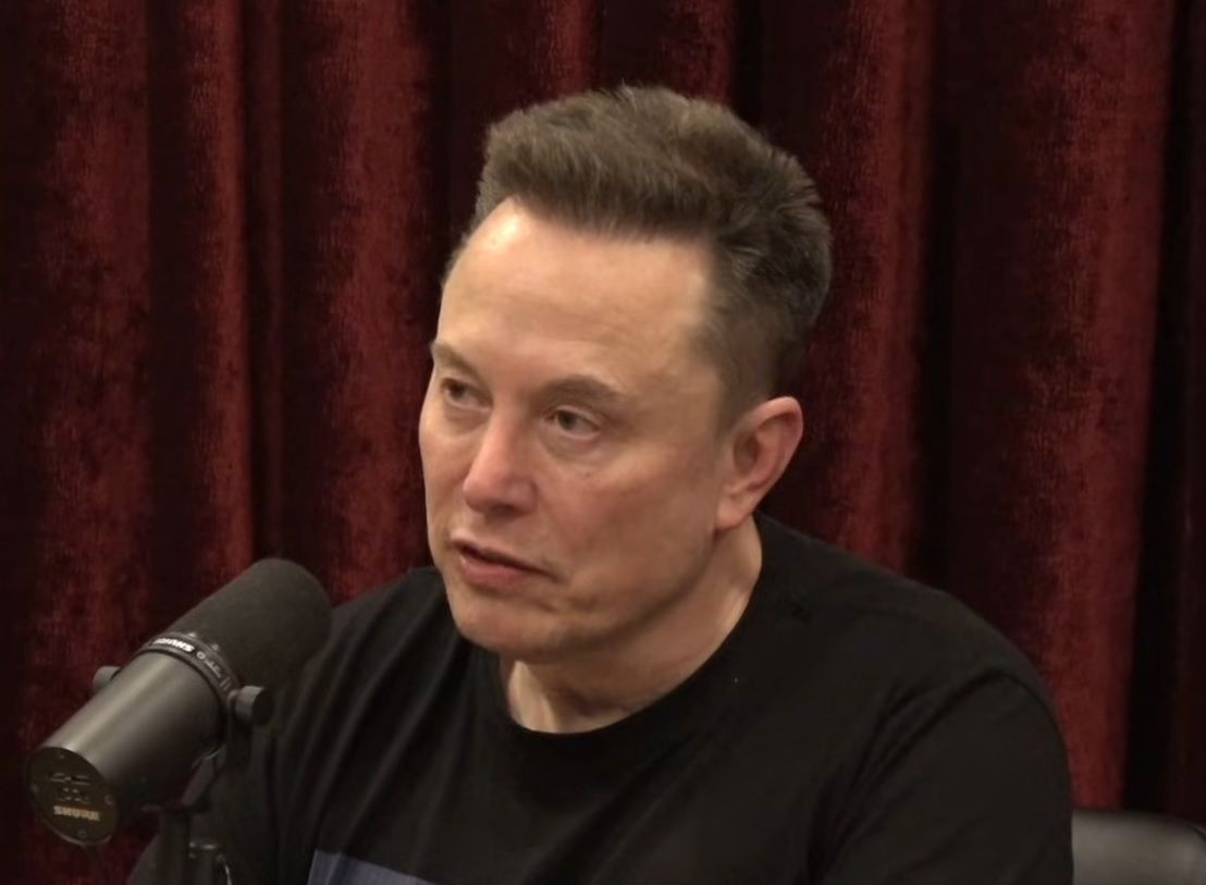 Dlaczego Musk wyłączy Starlinka w Ukrainie. Oskarża wojsko i "podżegaczy wojennych"