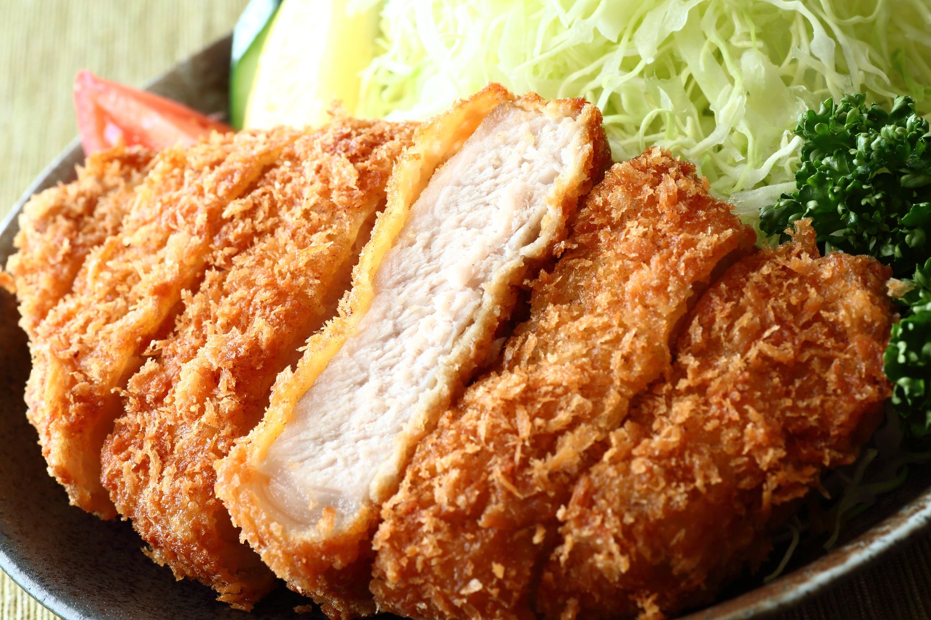 Niedzielne schabowe "po japońsku". Panierka jeszcze lepsza niż bułka tarta