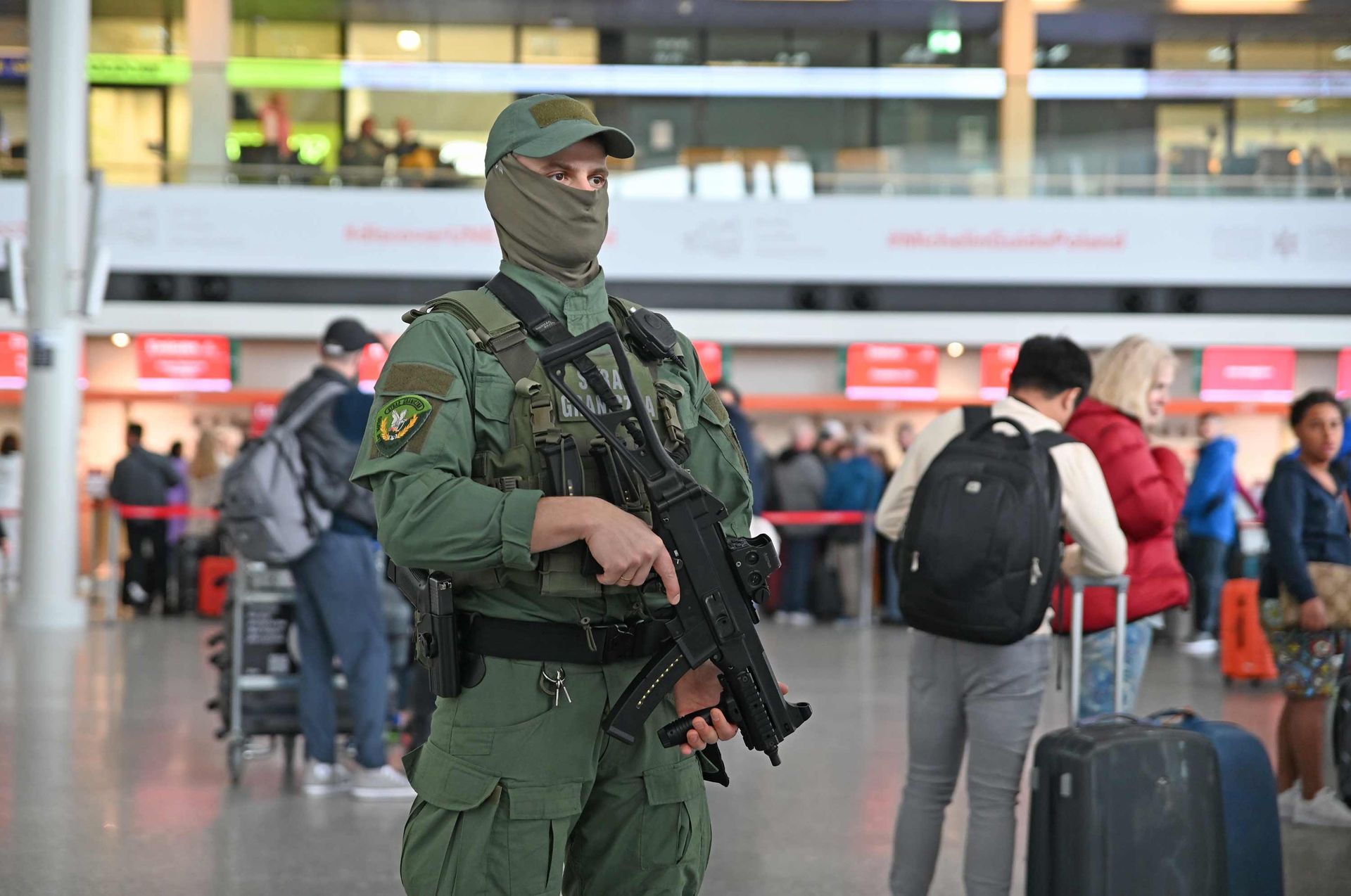 Nieodpowiedzialny żart na Lotnisku Chopina. Powiedział, iż ma granat