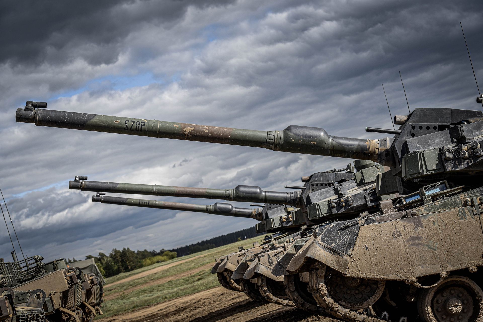Koreańskie czołgi w błocie. Wojskowi opisują je w trzech słowach