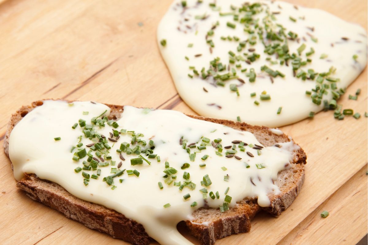 Wygląda podejrzanie i cuchnie jak skarpety po treningu. Po pierwszym kęsie znika w sekundę