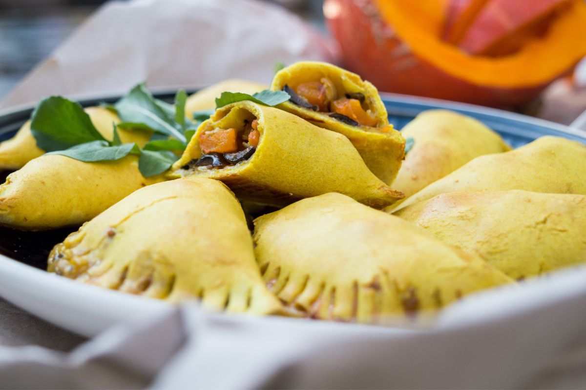 Hiszpański przysmak wypełniam sezonowym warzywem. Zachwyca się nimi cała rodzina