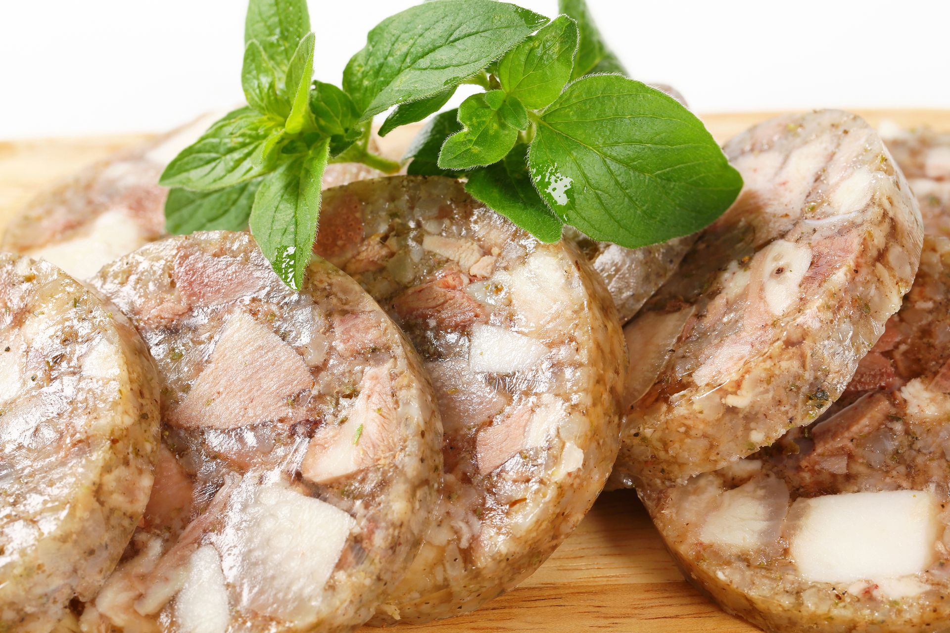 W PRL każdy jadł kanapki z nim. Dziś większość omija w sklepie mięsnym