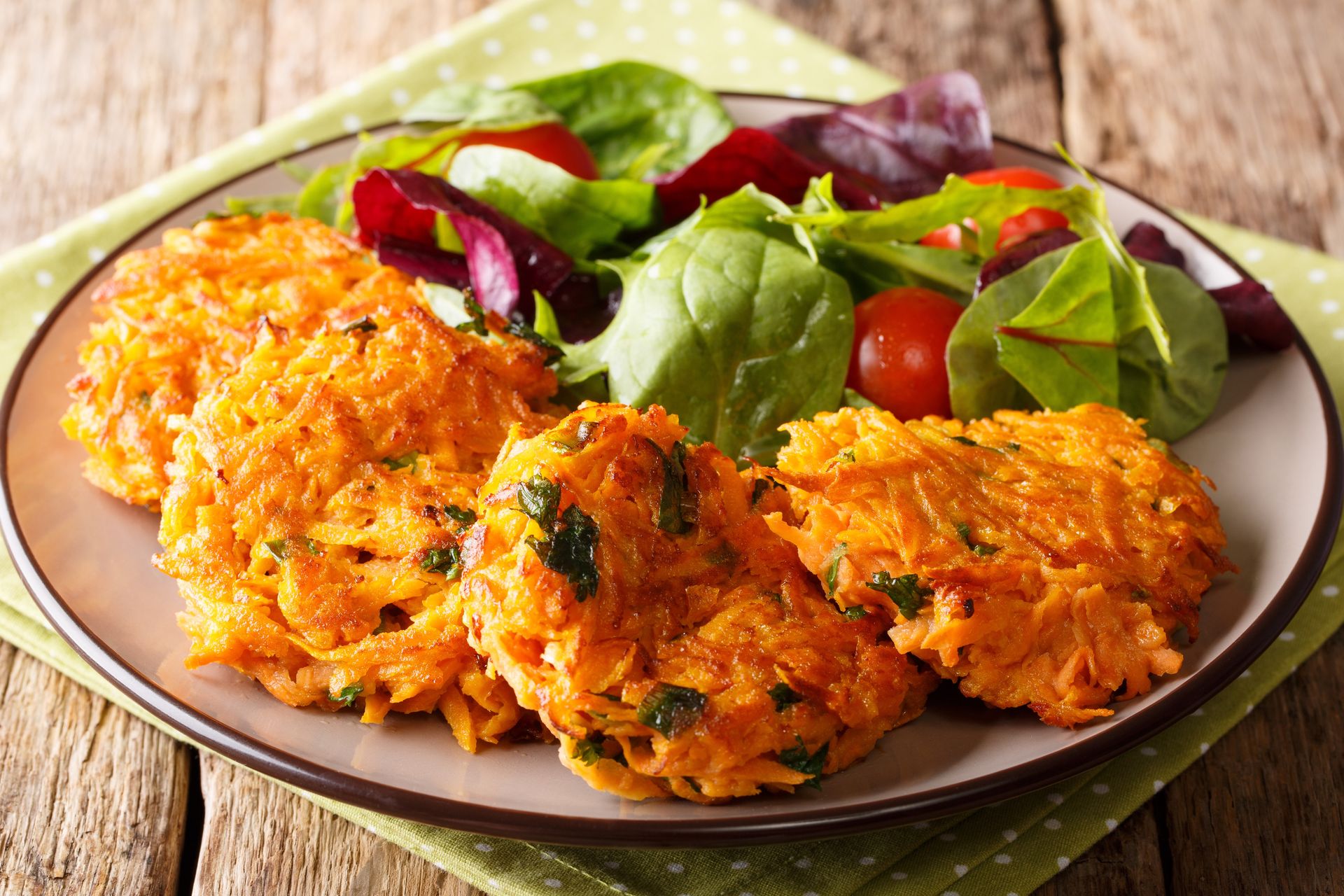 Ścieram do ziemniaków i podaję z dipem. Nie ma lepszych placków ziemniaczanych