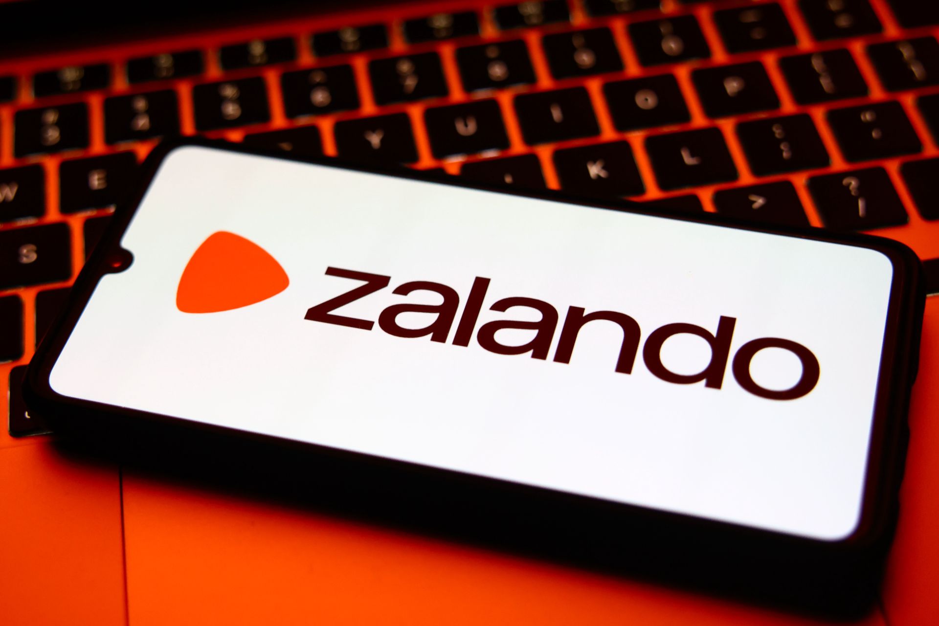 Niemiecki dziennik. Czy Zalando wykorzystuje pracowników z Polski?