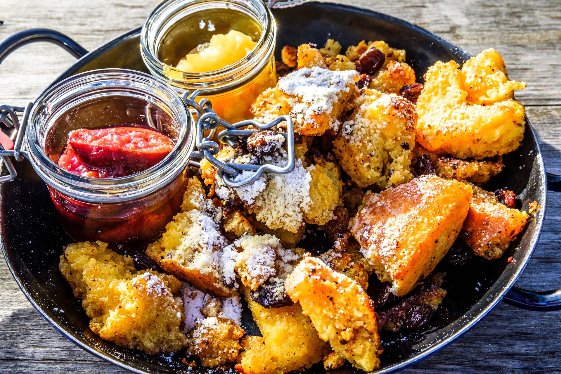 Zimą na śniadanie robię piernikowy omlet. Wychodzi za każdym razem, bo nie trzeba obracać