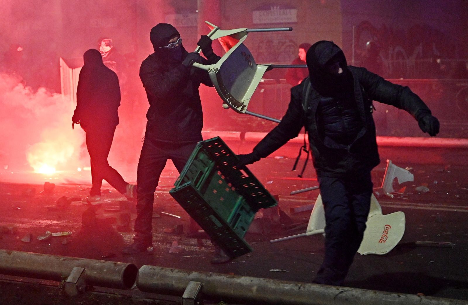 Uliczna bitwa w Turynie. Meloni: To wrogowie państwa