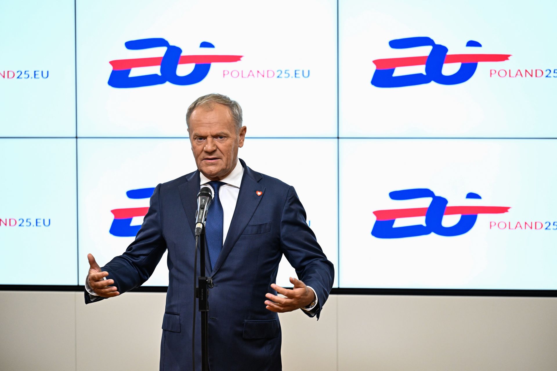 Tusk o protestach wyborczych. "Mamy problem"
