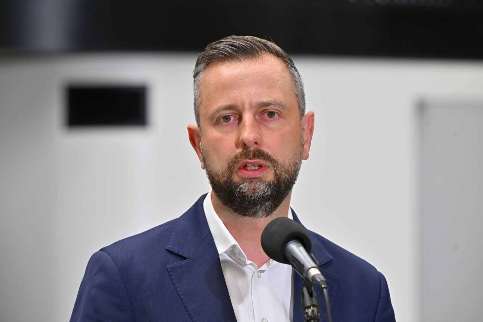 "Rosyjska prowokacja". Szef MON zabrał głos po wybuchu w Osinach