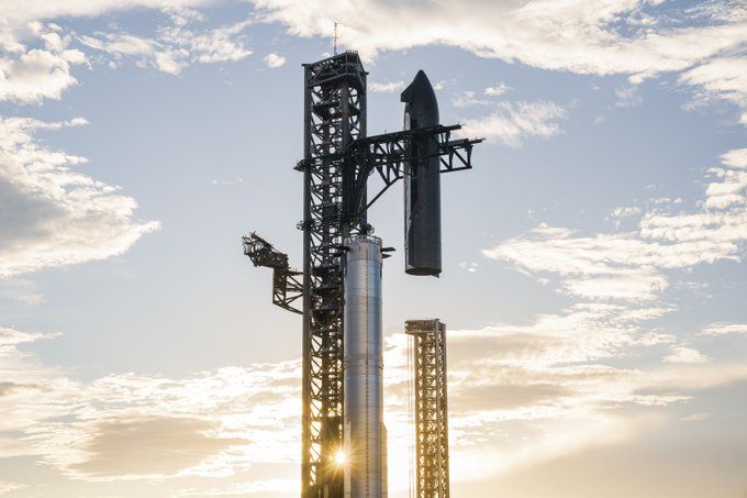 SpaceX: Musk zapowiada próbę złapania obu stopni Starshipa w jednym locie