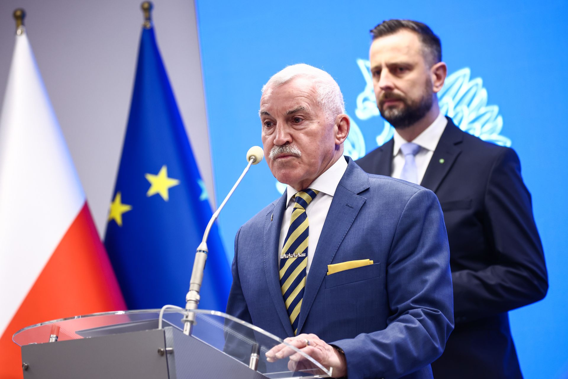 Rosyjskie ataki hybrydowe w Polsce. Gen. Bieniek: Służby w gotowości