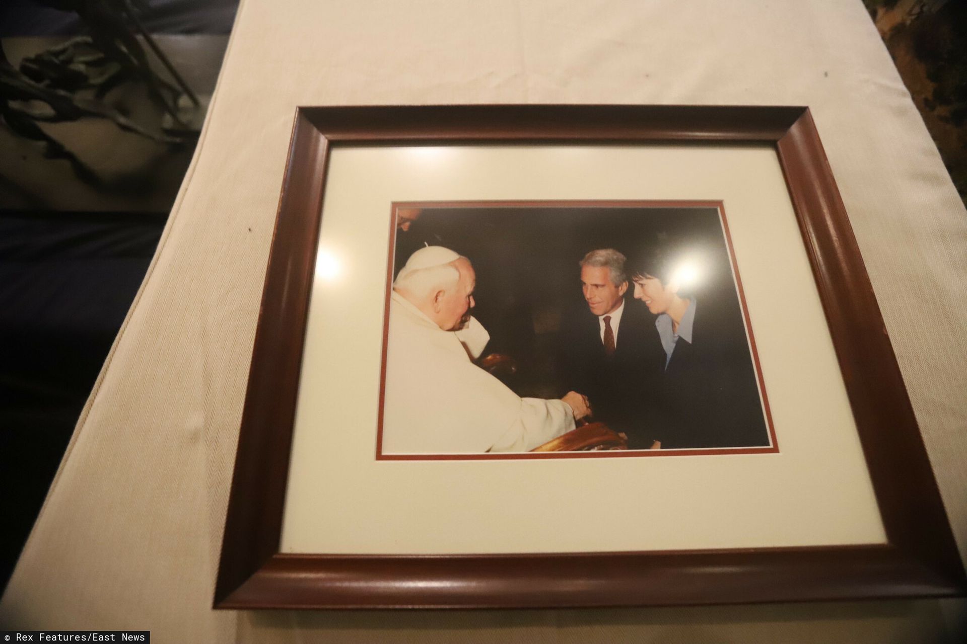 Jan Paweł II wspomniany w mailach Epsteina. "Oglądałeś kanonizację?"