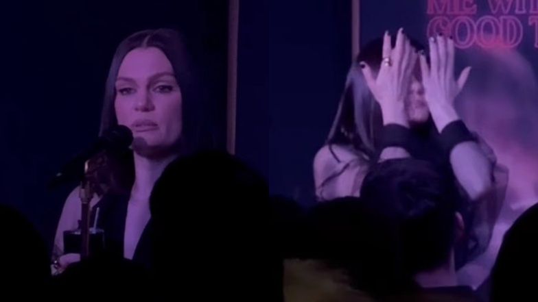 Jessie J wróciła na scenę i ZALAŁA SIĘ ŁZAMI. "Dziś mijają cztery lata od śmierci mojego dziecka" (WIDEO)