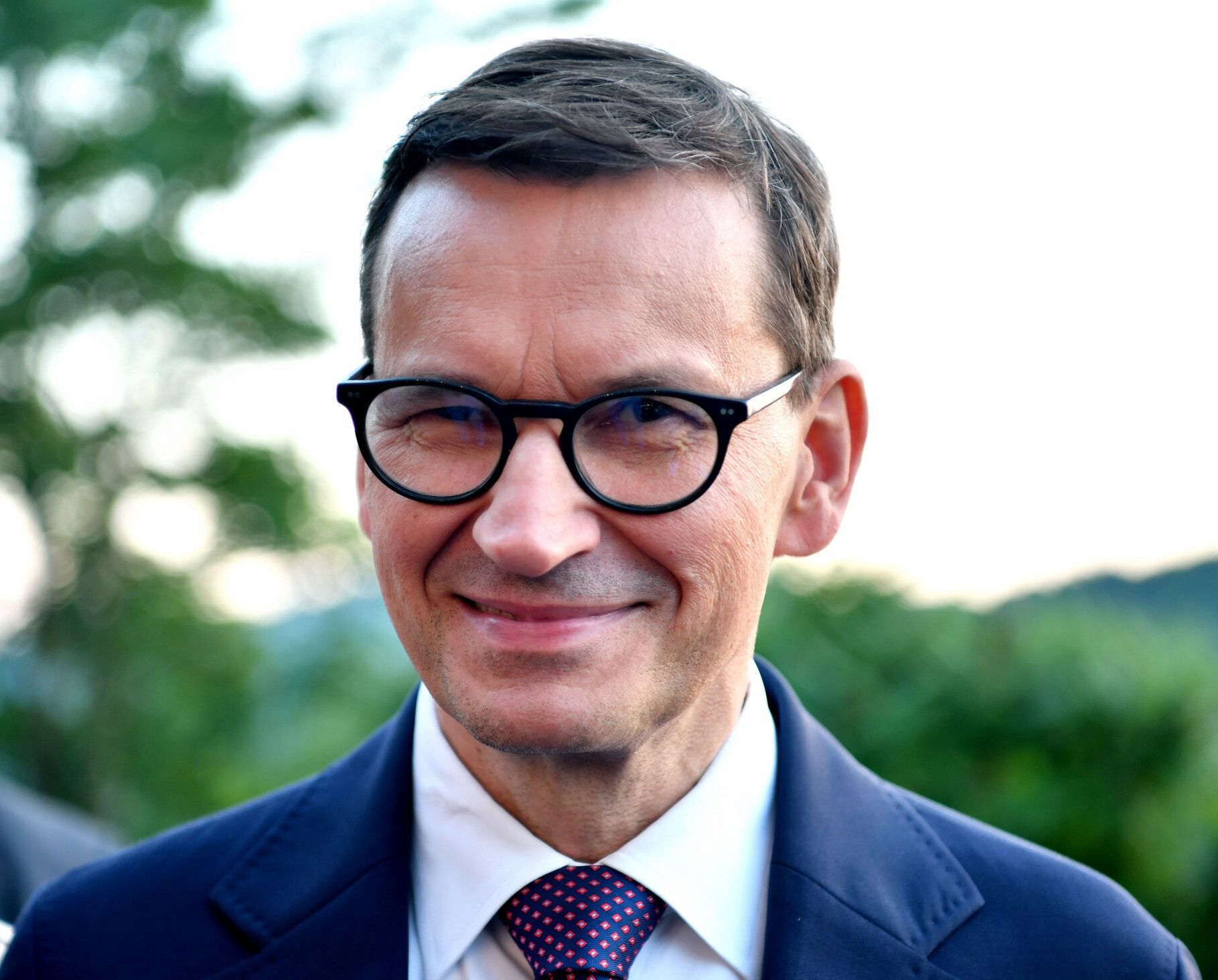 Seria nocnych wpisów polityków PiS. Tak piszą ludzie Morawieckiego