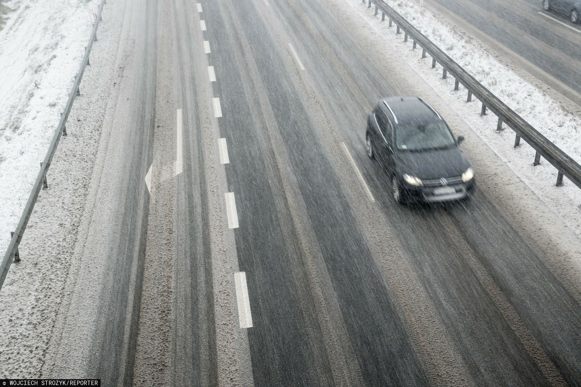 Drogi są przejezdne, ale uwaga na oblodzenie. Jest komunikat GDDKiA