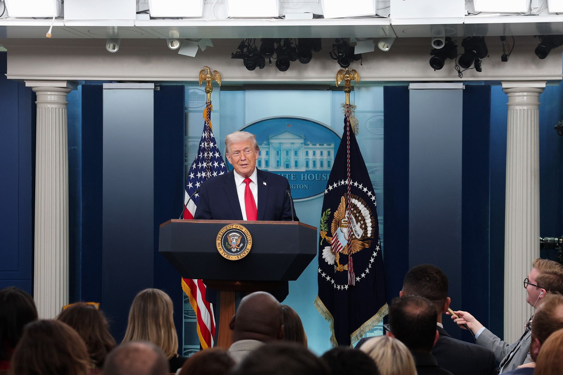 Trump pokazał prywatne wiadomości od Macrona. Teraz tłumaczy dlaczego