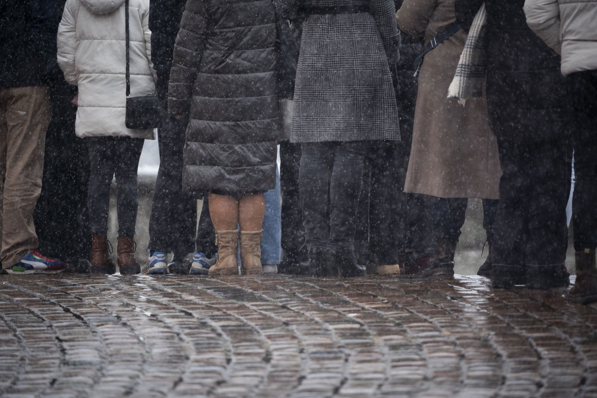 Stali w długiej kolejce. Odbili się od drzwi mimo biletów na koncert