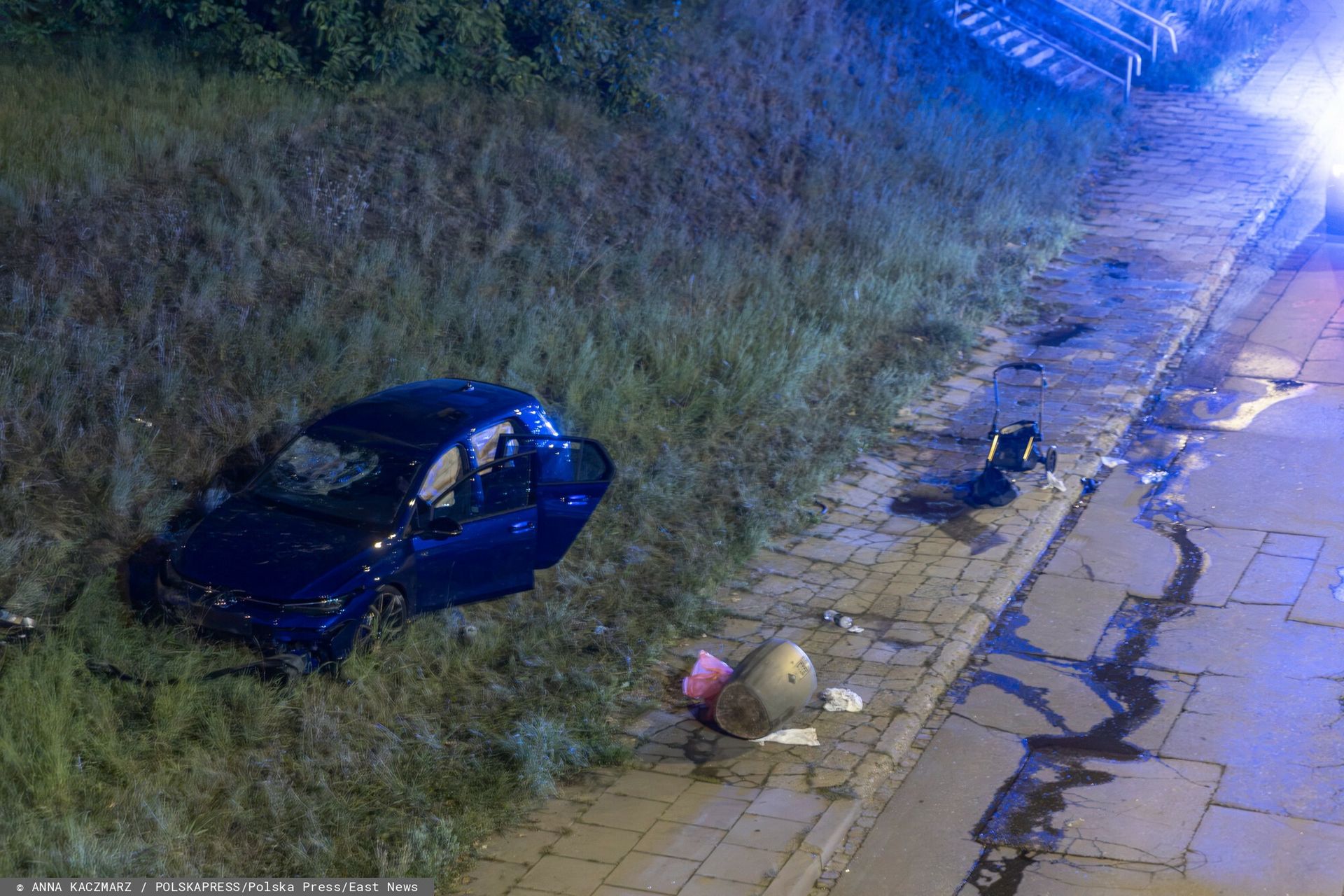 Tragiczny wypadek w Krakowie. Wiadomo, kto przejmie opiekę nad osieroconym dzieckiem