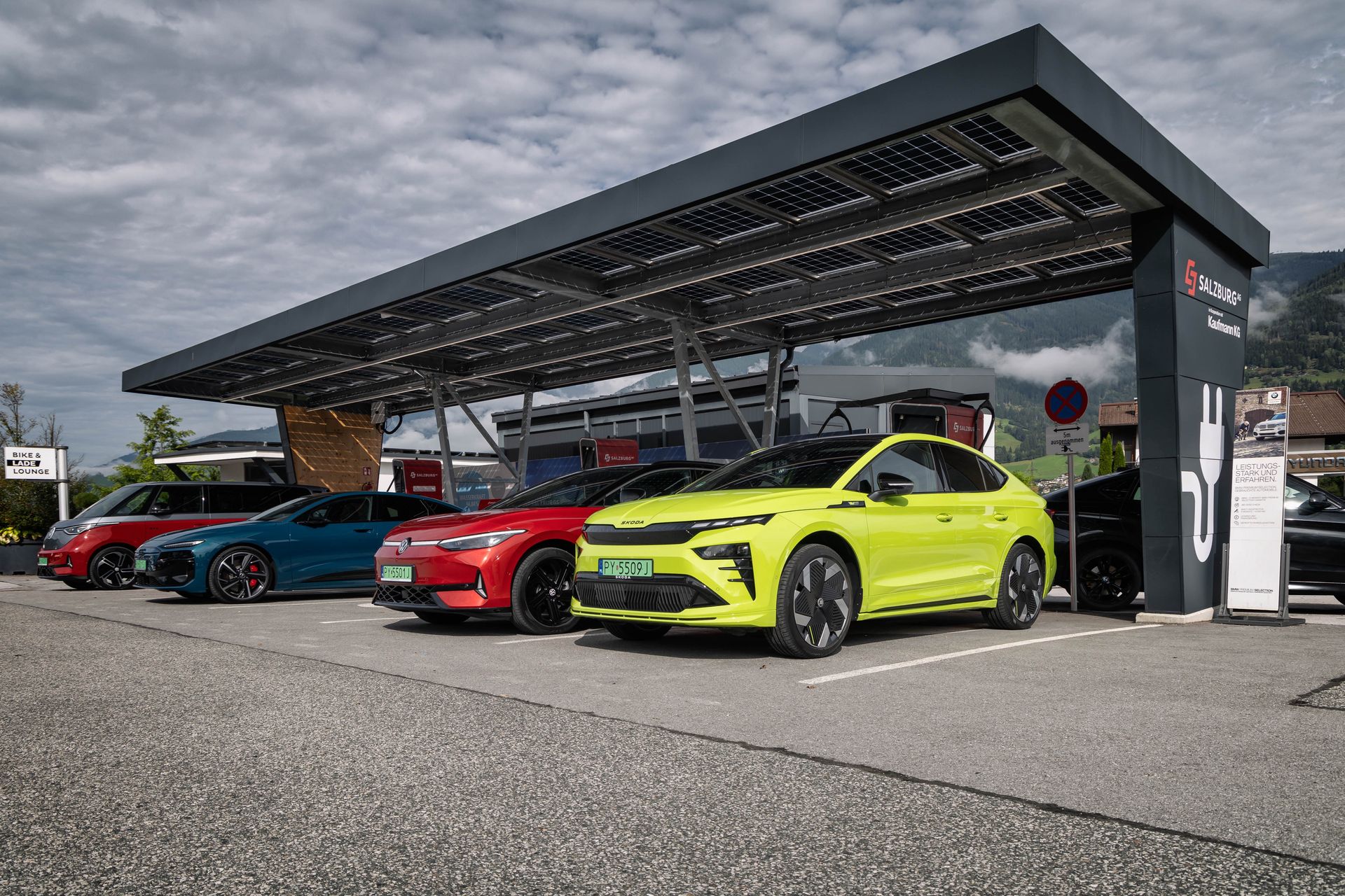 Eksperci podsumowują sprzedaż aut elektrycznych w Polsce w 2025. Był rekord, ale jest też drugie dno