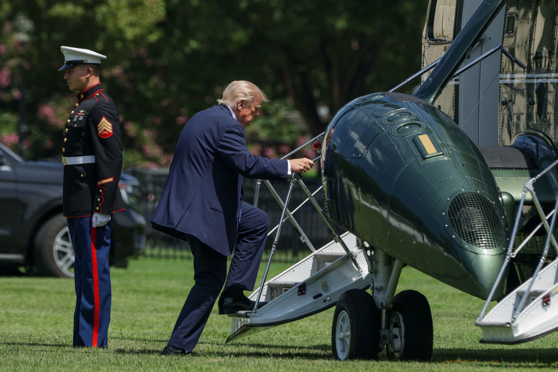 Incydent z udziałem śmigłowca Marine One. Na pokładzie był Trump