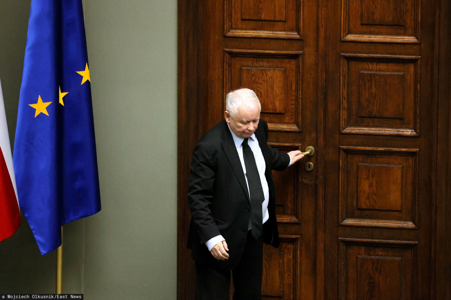 Sondaż zaskoczył PiS. "Polexit nie jest polską racją stanu"