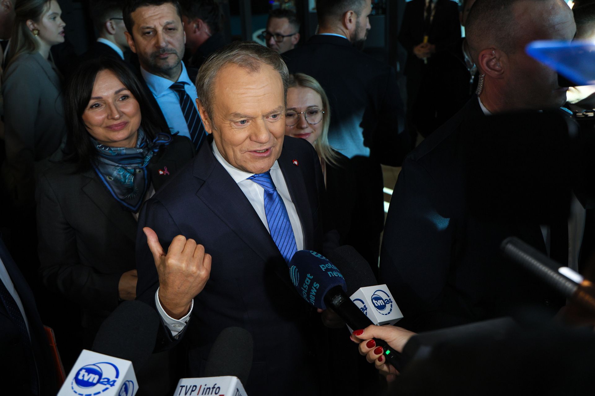 Wzrost poparcia KO, spadek PiS. Jak wypadły pozostałe partie?