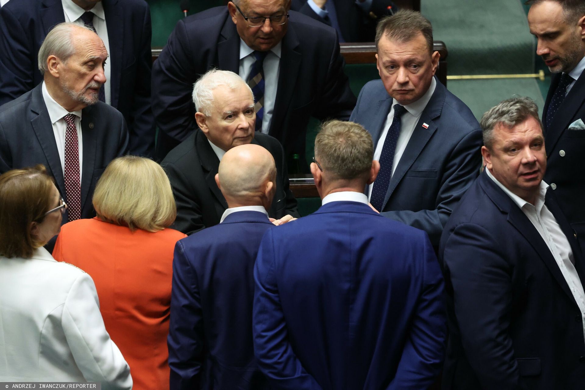 Zonda-afera uderza w prawicę. Sezonowa burza czy trzęsienie ziemi? [OPINIA]
