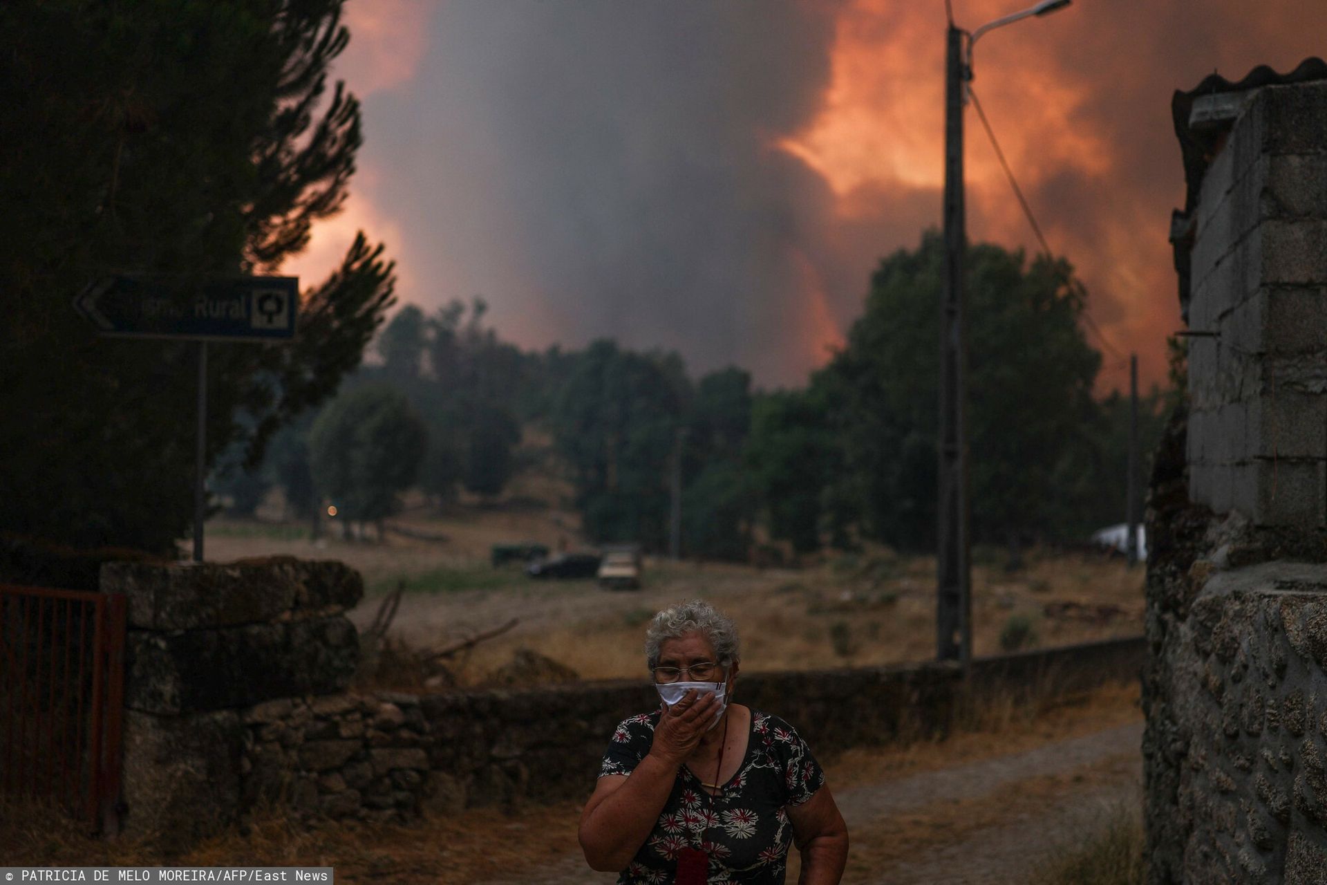 Portugalia w ogniu. Walka z żywiołem trwa, są ranni strażacy