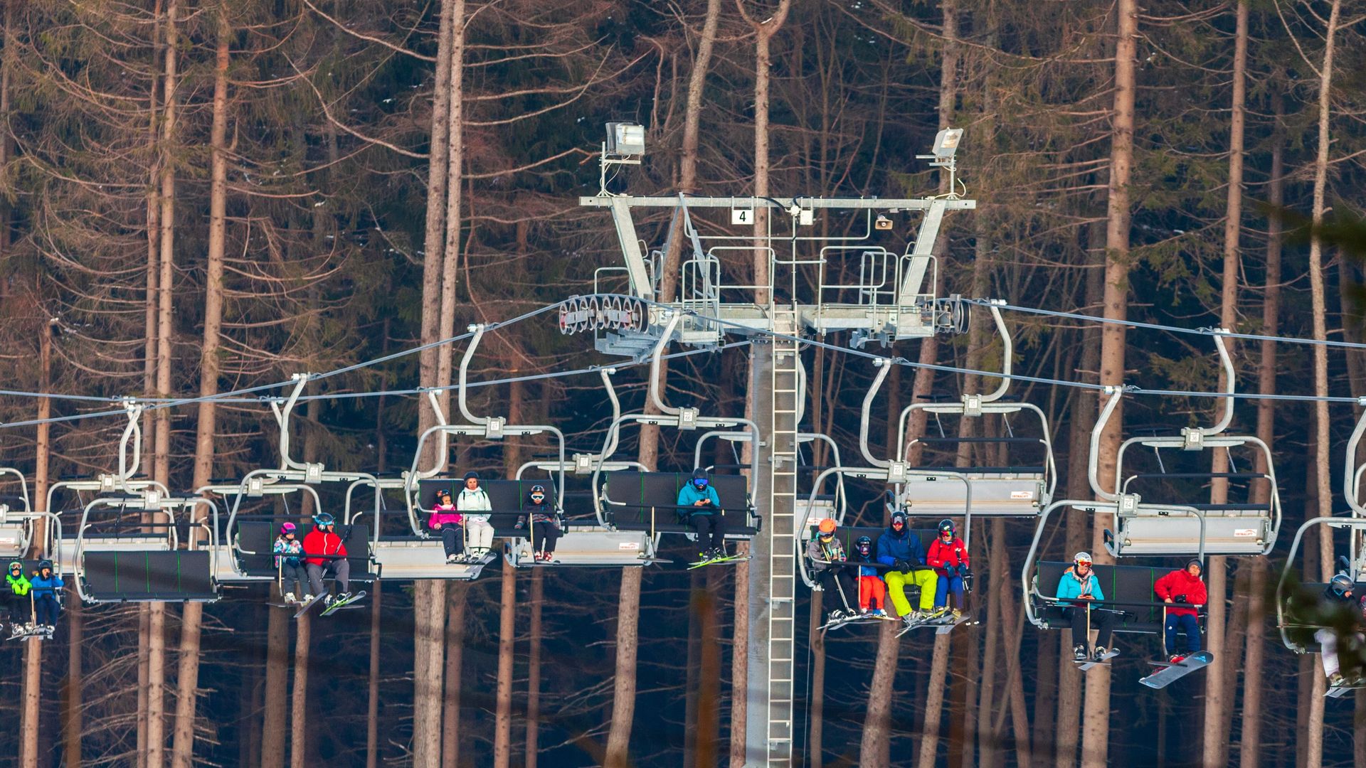 Rozdają karnety narciarskie za darmo. Gmina zyskała na tym finansowo