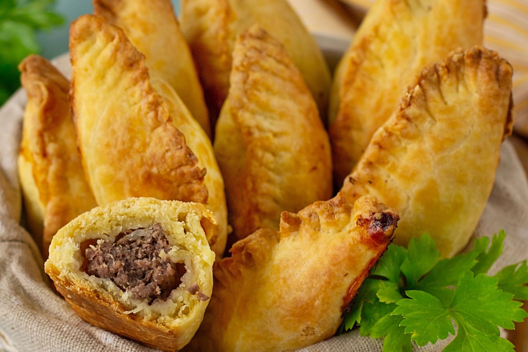 Zapomnij o zwykłych pierogach. Karaimskie kibiny są chrupiące i niewiarygodnie soczyste