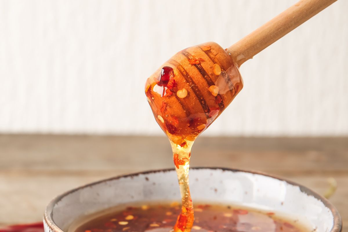 Wymieszaj tę przyprawę z miodem. Przy tym sosie sriracha mayo może się schować