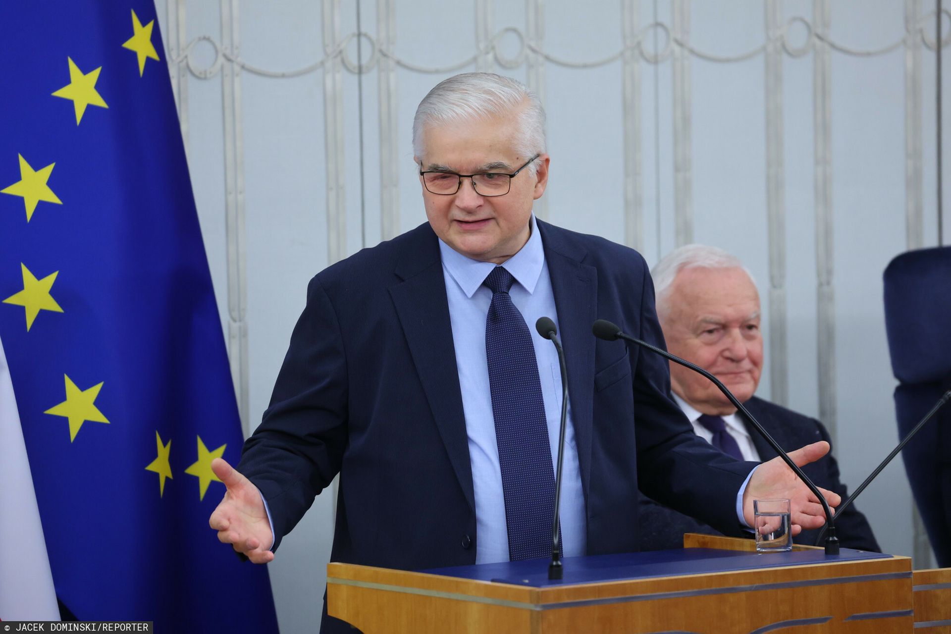 Cimoszewicz mógł uniknąć wypadku. Biegli o ekstremalnym hamowaniu