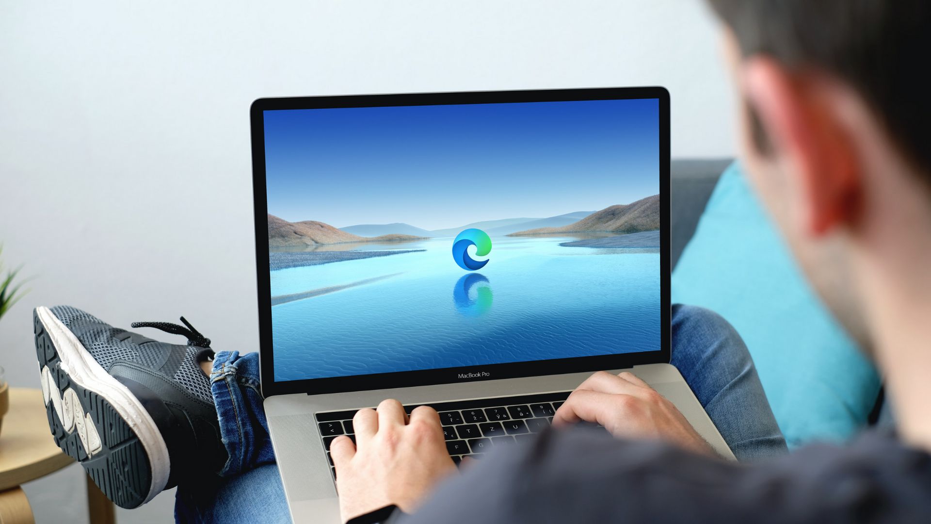 Edge odradza korzystanie z ChatuGPT. Oferuje "sprawdzoną" alternatywę