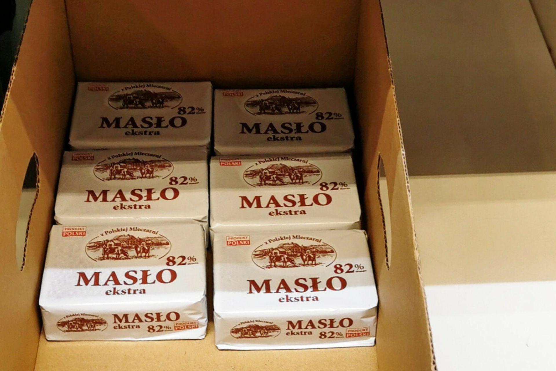 Masło po 0,88 zł. Skąd tak niskie ceny? "Agresywne promocje"