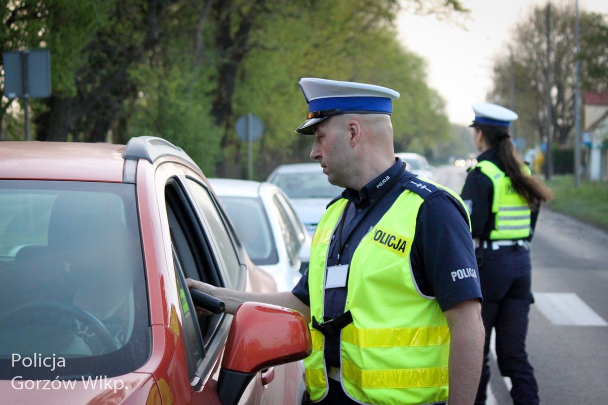 Jak długo po spożyciu alkoholu można prowadzić samochód?