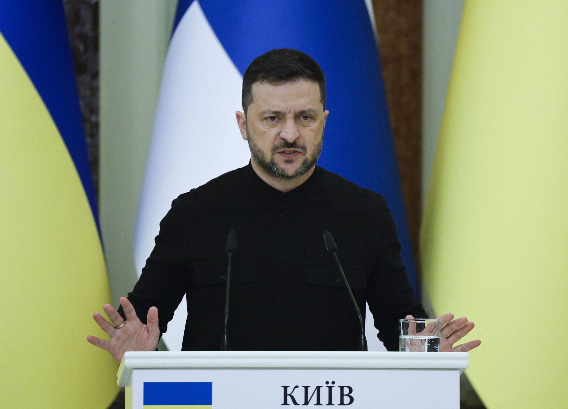 Zełenski ostrzega: Putin próbuje oszukać Trumpa