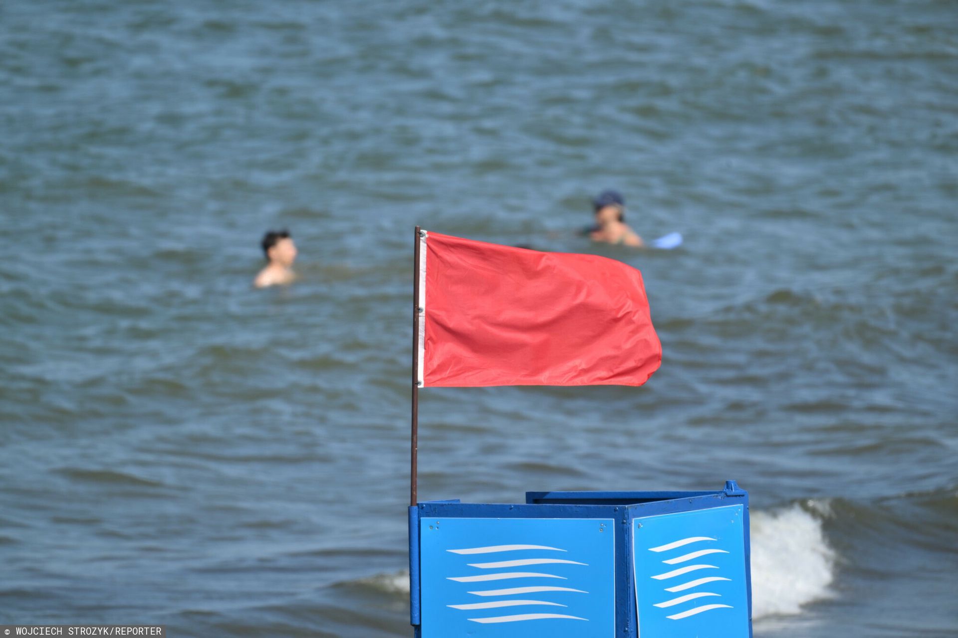 Zachodniopomorskie: zakaz kąpieli nad Bałtykiem w jeziorach