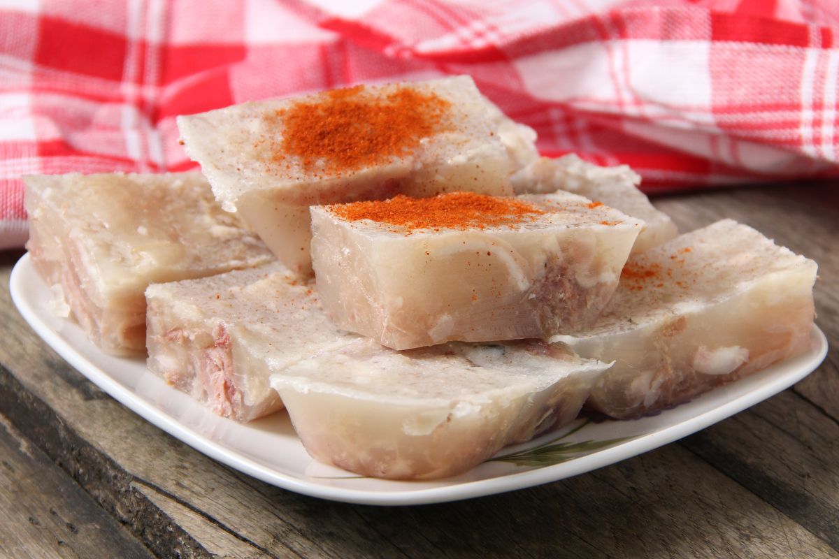 Serbowie jedzą na specjalne okazje. Wielu na sam widok odwróci wzrok