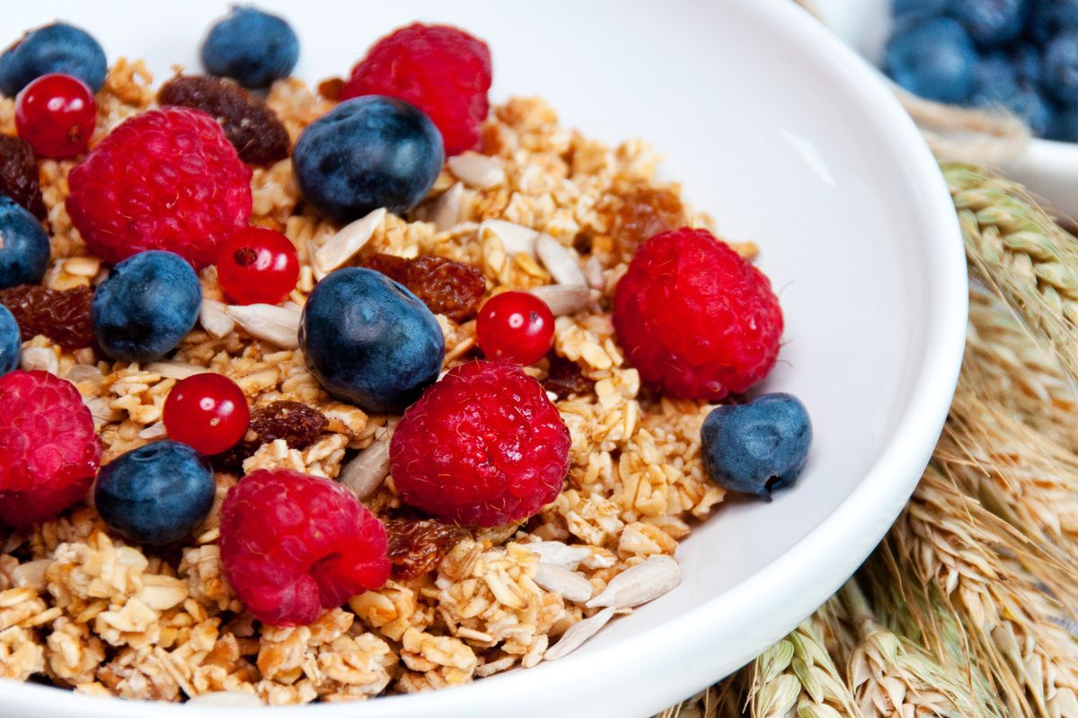 Płatki owsiane spadają z piedestału. To lepszy i zdrowszy pomysł na śniadanie