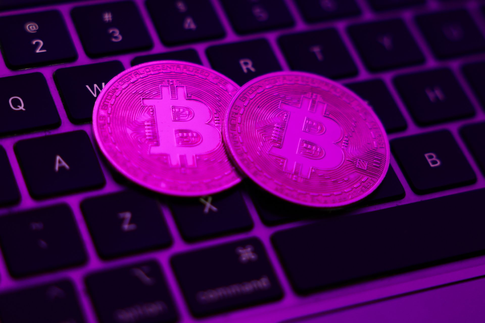 Ukradł 340 mln dol. w bitcoinach. Tyle zgodził się oddać